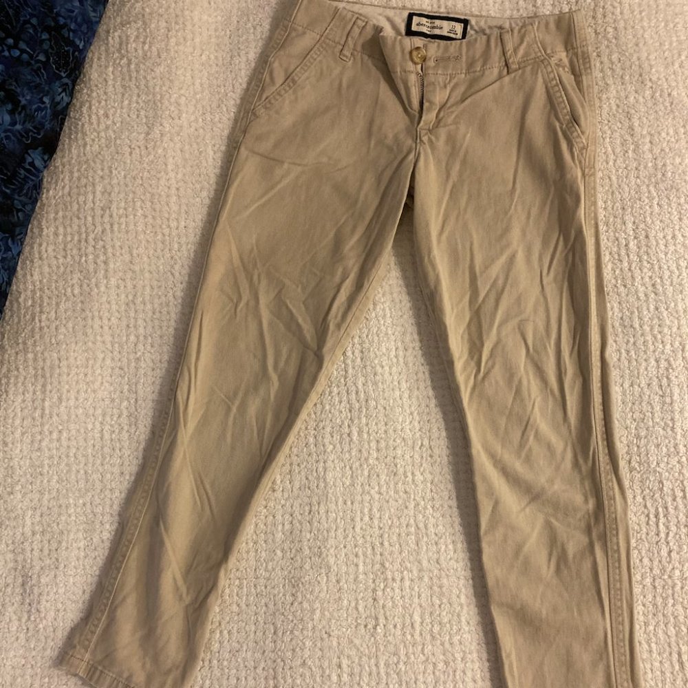 skinny khaki pants